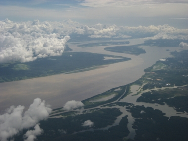 Vista aérea da Amazônia. A umidade produzida na floresta é muito importante para o clima no Brasil